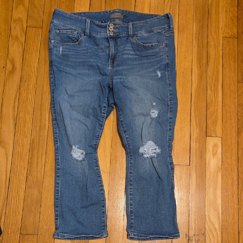 Torrid Distressed Super Soft Crop Jeans Size 16